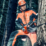 Stay safe and warm – the chainsaw accessories you need to get started 