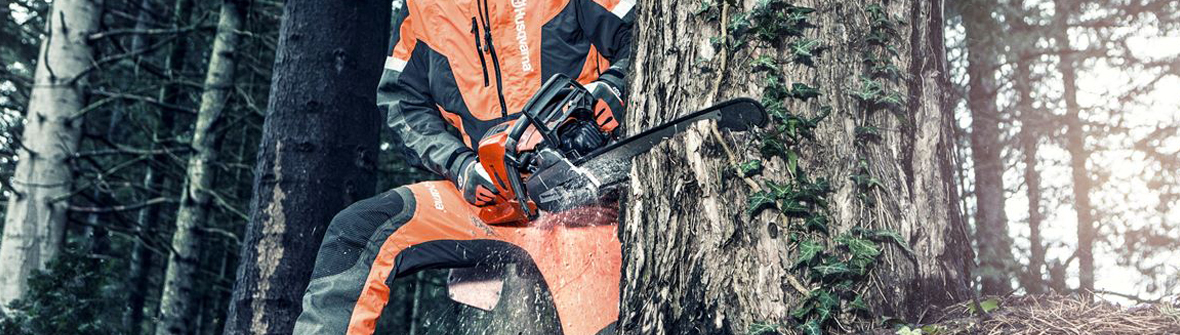 Stay safe and warm – the chainsaw accessories you need to get started 